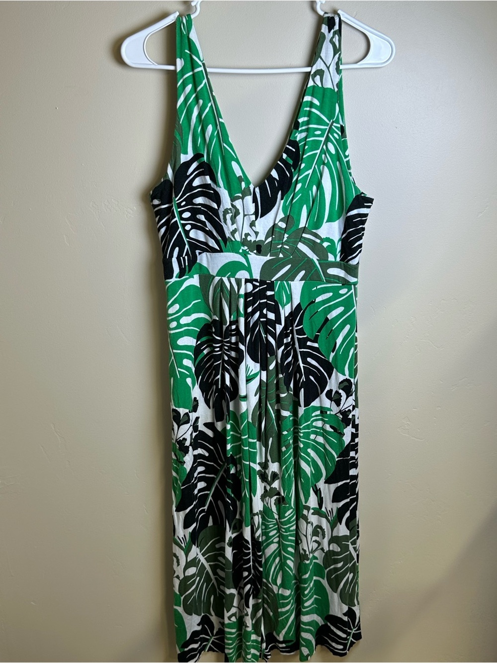 🦜Banana Republic SMALL Maxi Dress with Black, White & Green Tropical Vaca Print